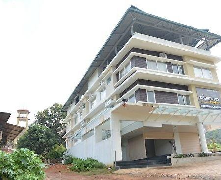 Ashirwad Comforts Hotel Kalasa Kültér fotó