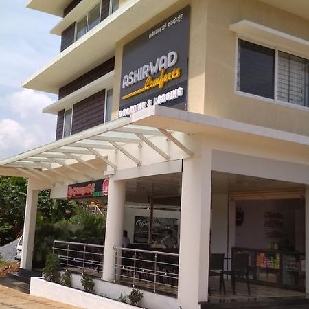 Ashirwad Comforts Hotel Kalasa Kültér fotó